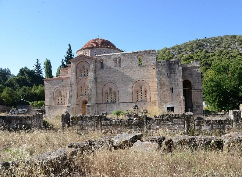 Μονή Δαφνίου: Άμεση κινητοποίηση του Υπ. Πολιτισμού για την αποκατάσταση ζημιών